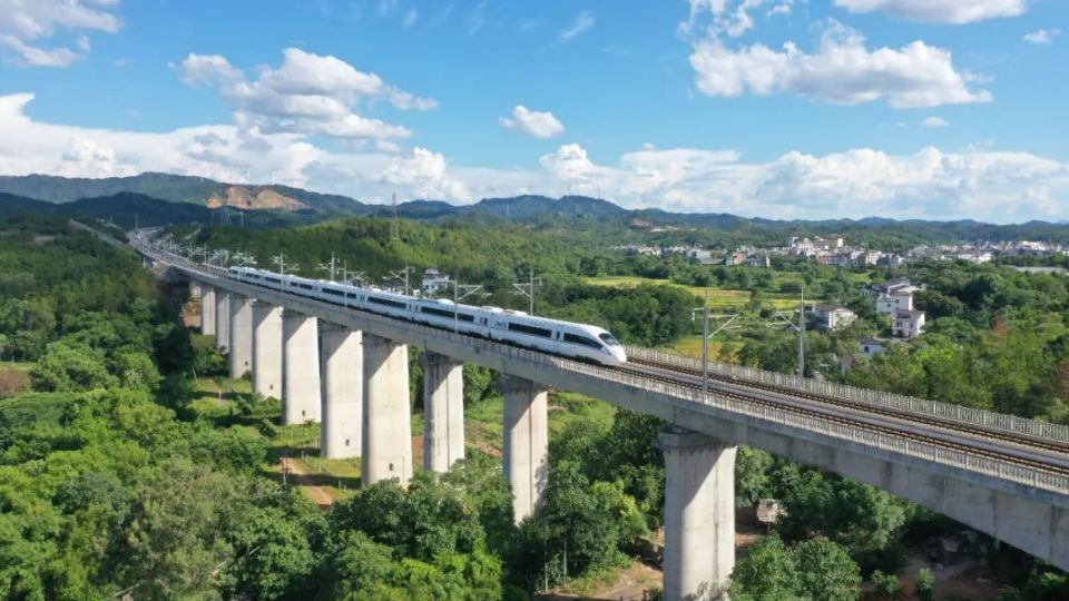 礼赞共和国，走进吉安峡江民族村，苏区展新颜的崭新篇章